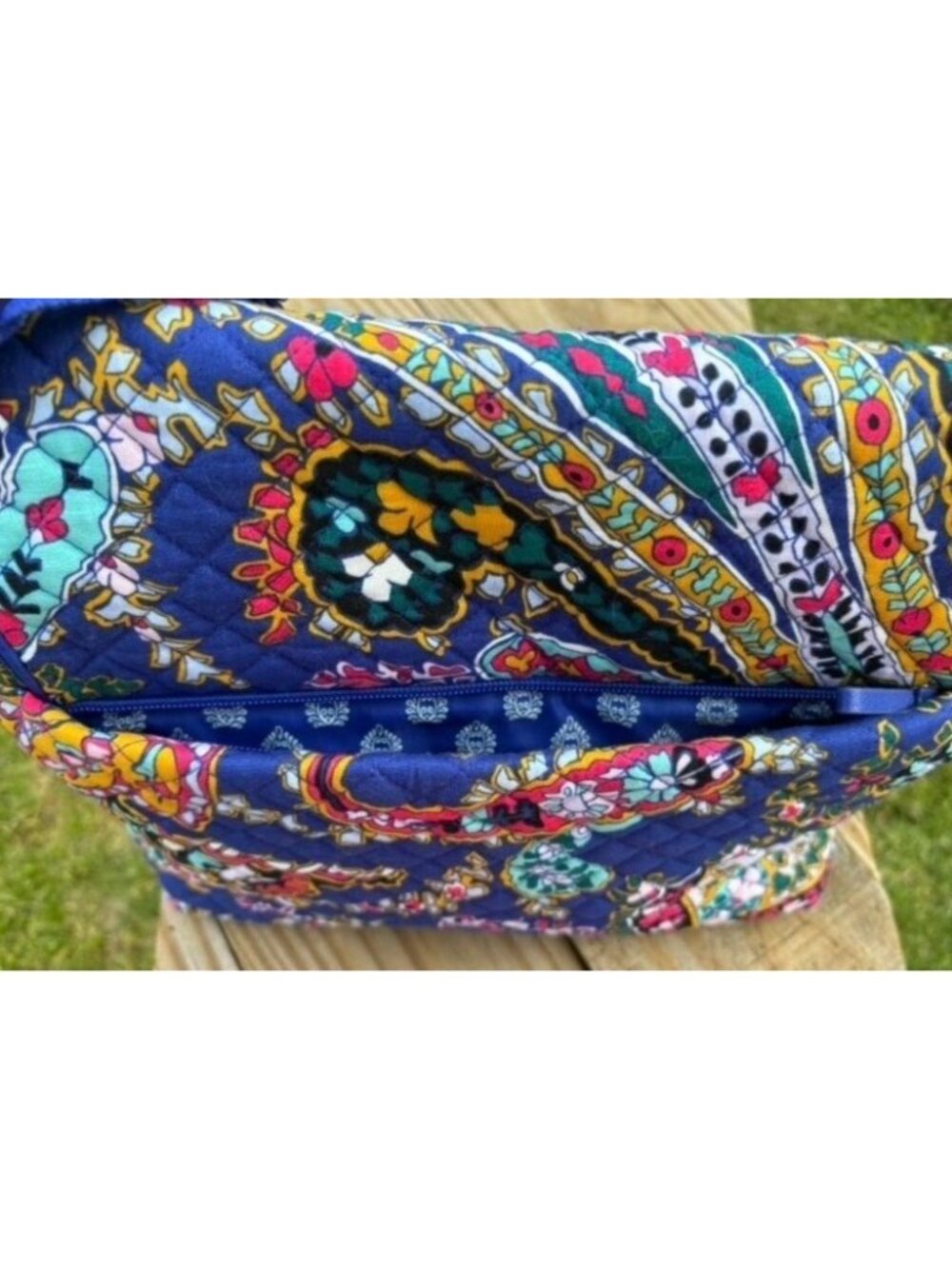 Vera Bradley Signature Iconic Messenger Paisley - Picture 9 of 10